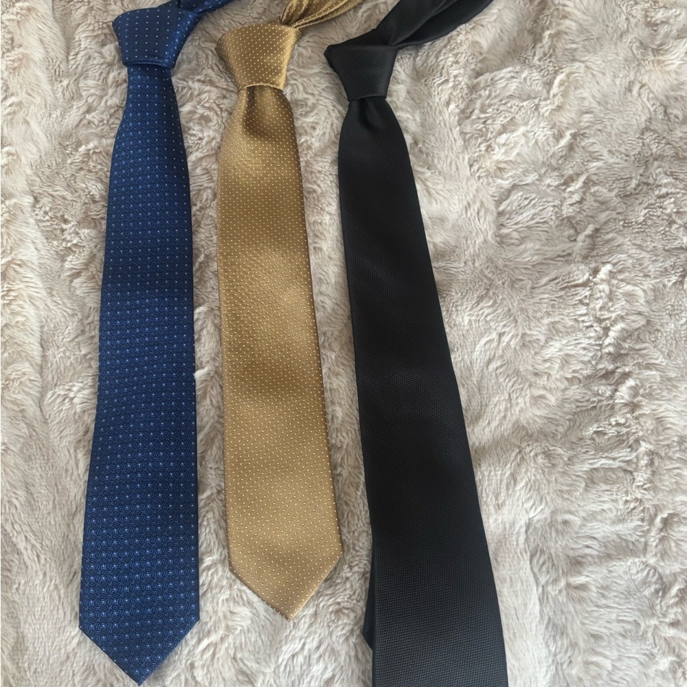 Elegant Men's Tie Set - Blue, Gold, and Black